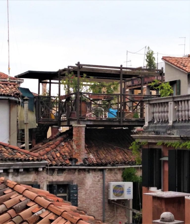 venice free rooftop terrace