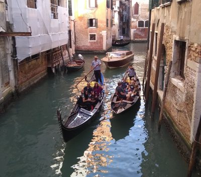 Twin boat ride